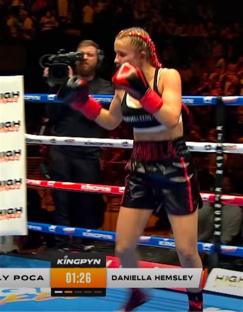 daniella hemsley just flashed the audience|Kingpyn Boxing video: Daniella Hemsley flashes fans。